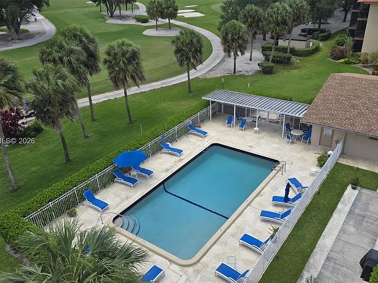 250 Jacaranda Dr #608 — Photo 35