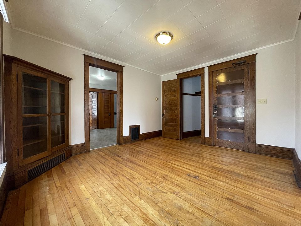 Building Photo 5
