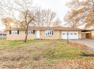 5002 Bedford Dr, Alton, IL 62002