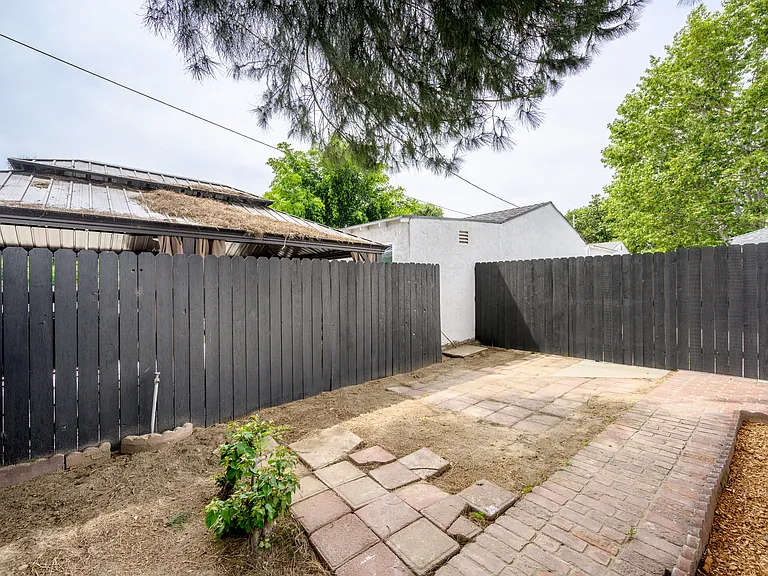 312 W Cedar Ave — Photo 12