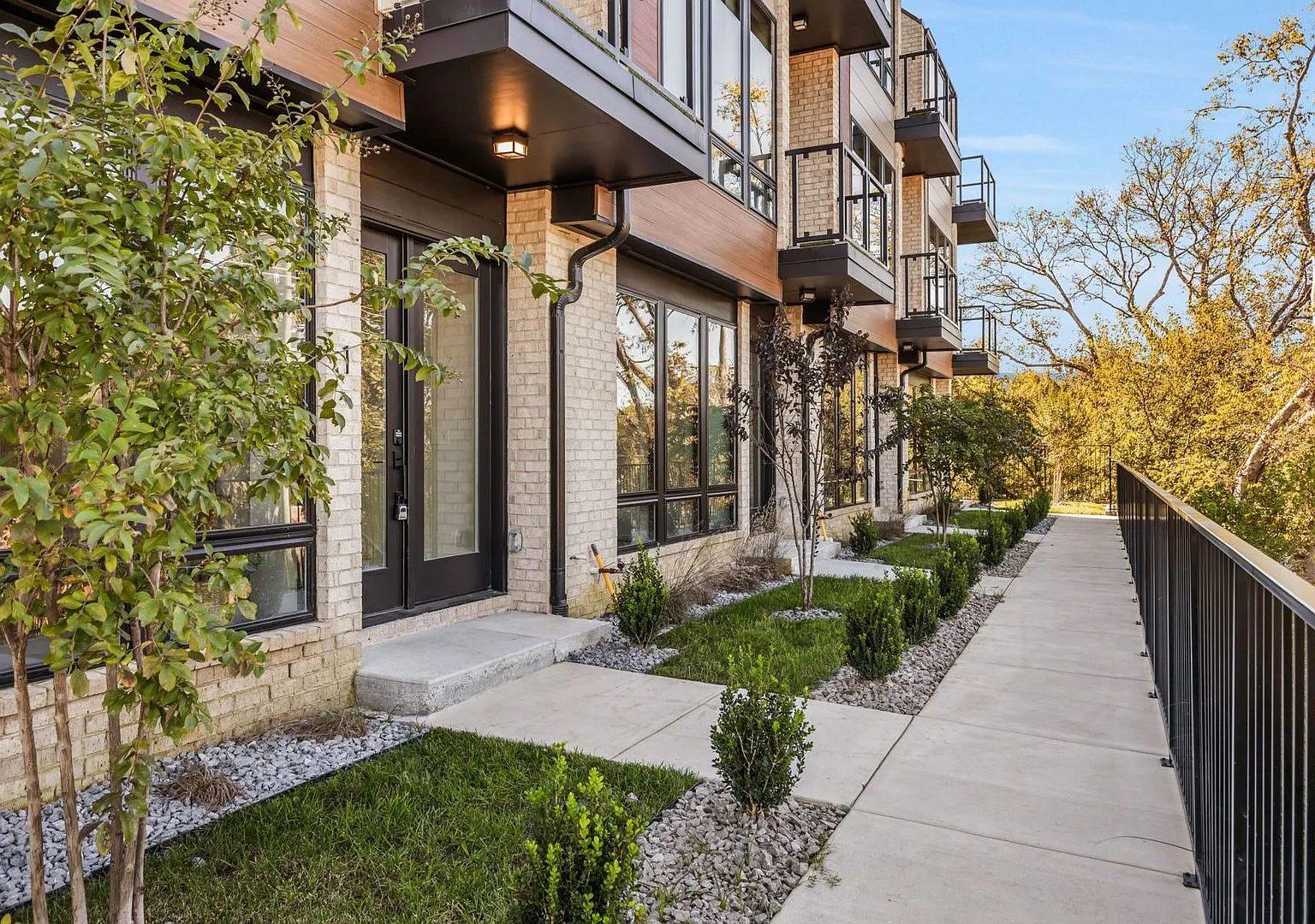Luxury Living in East Nashville — Photo 3