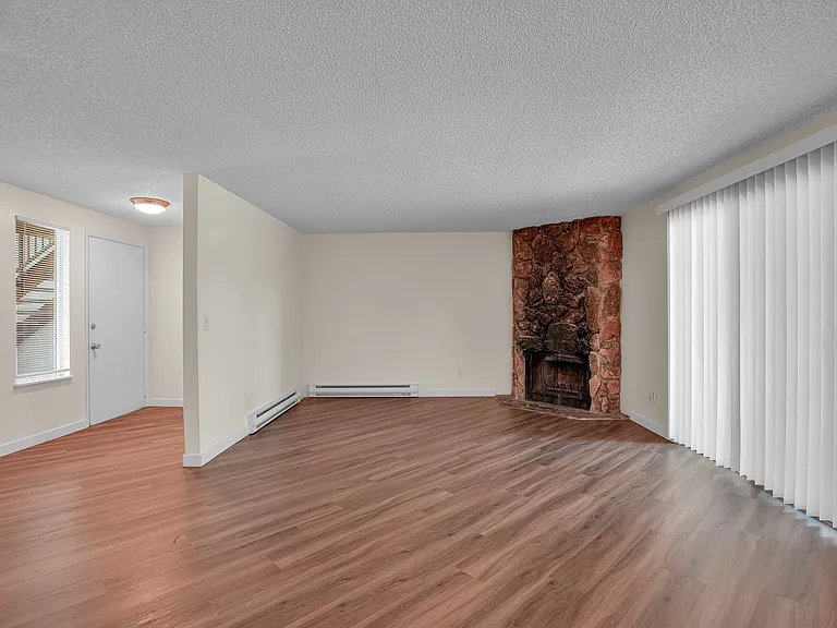 Riverview Apartments — Photo 56