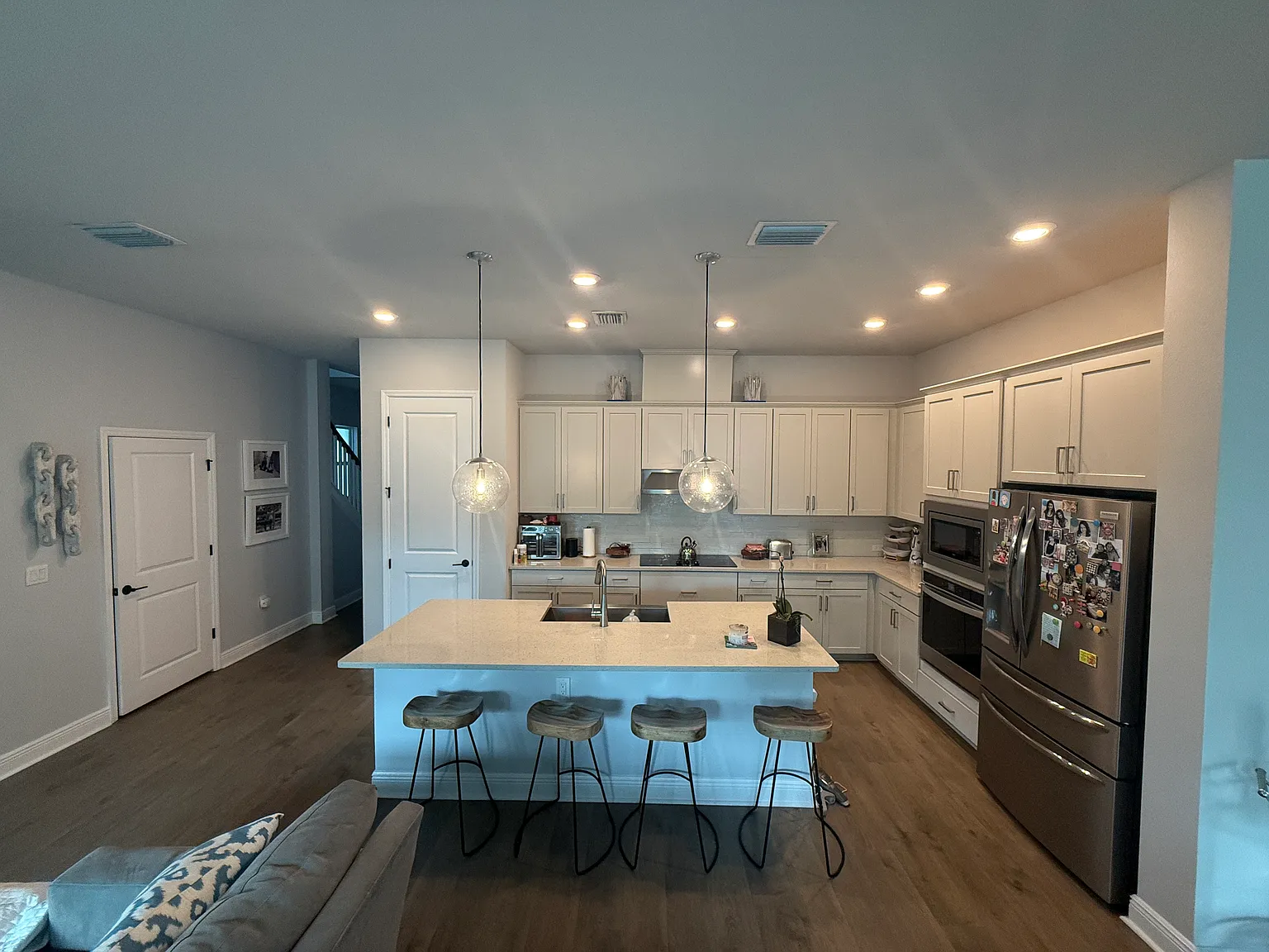 3 bed, 2.5 bath, 2091 sqft, $4,500 — Photo 4