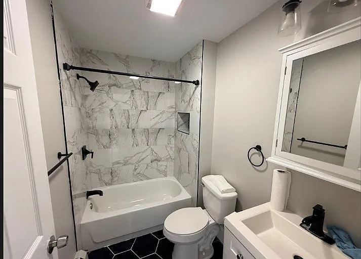 3 bed, 1086 sqft, $2,000 — Photo 3