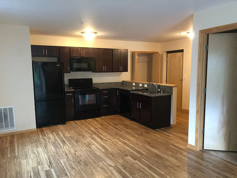 739 Williamson St — Photo 39