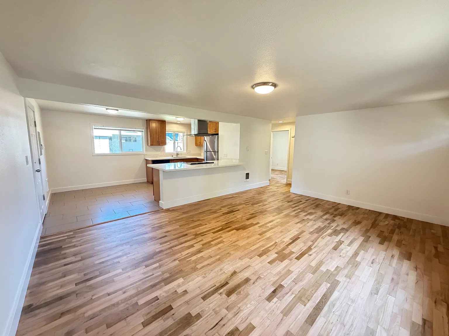 2 bed, 978 sqft, $2,250 — Photo 4