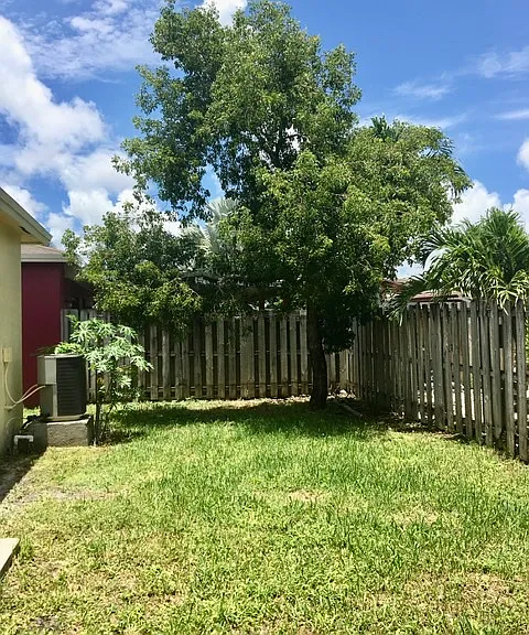 1615 SW 3rd Ct — Photo 5