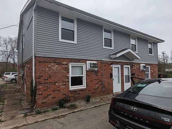 5th image of 802 S Main St APT C