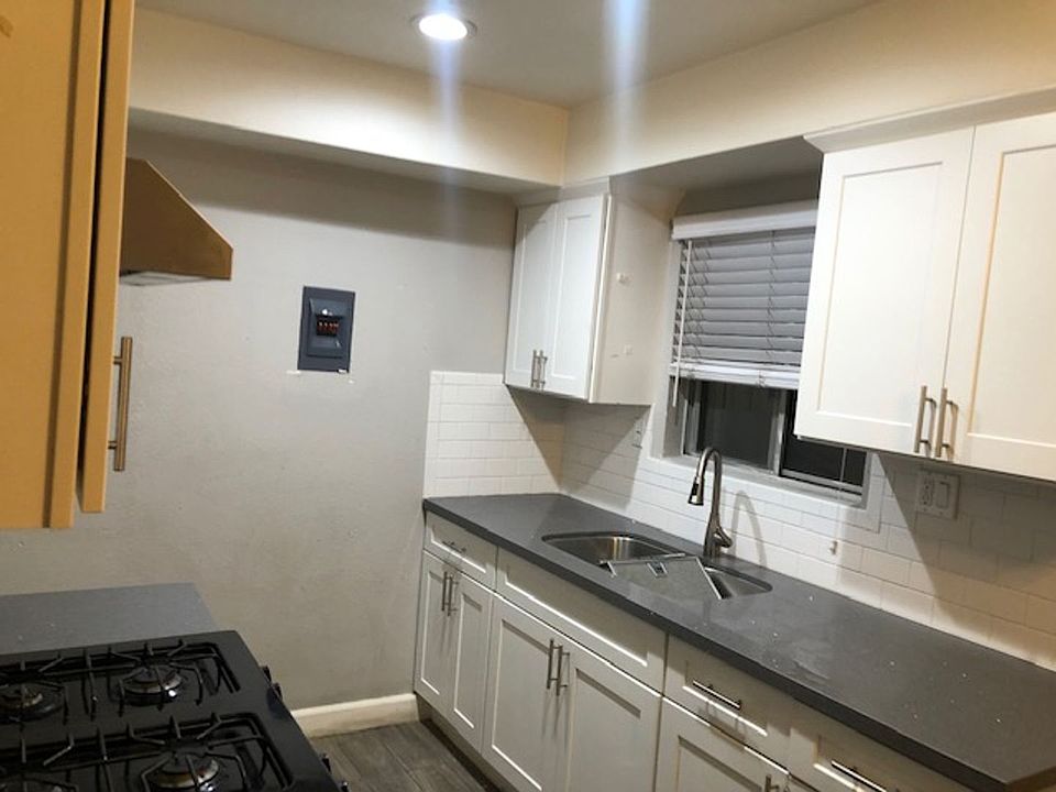 1st image of 4015 W Adams Blvd #14