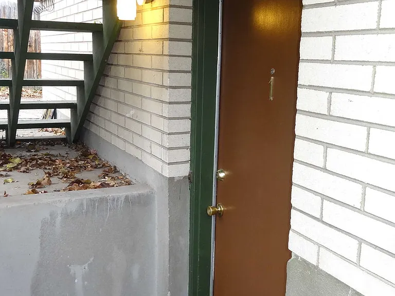 1968 E View St #3 — Photo 3