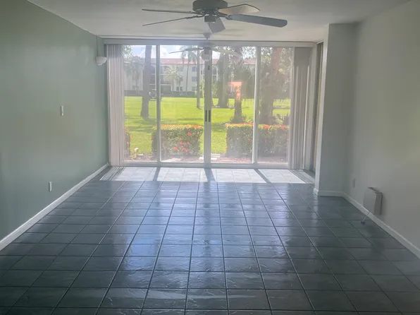 1086 Forest Lakes Dr, Naples, FL