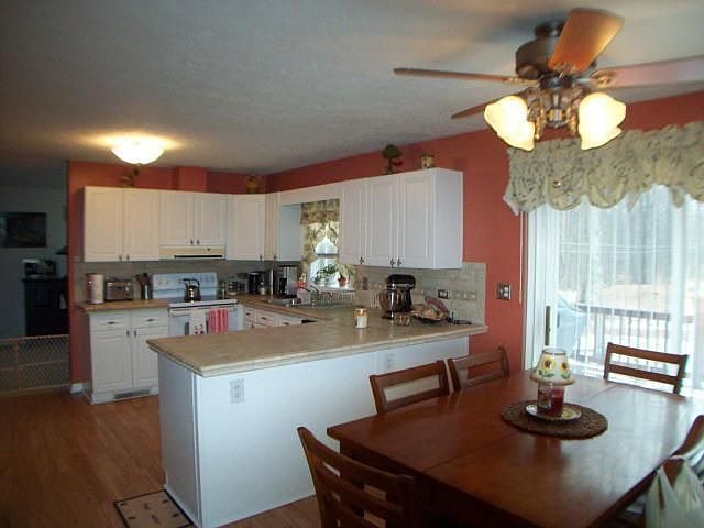 2nd image of 181 Onieda Way