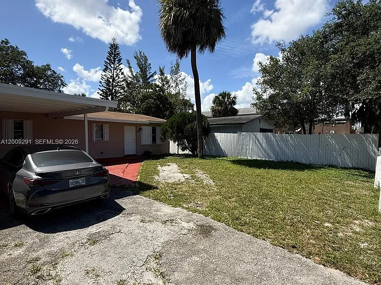 525 NW 15th Ter — Photo 31