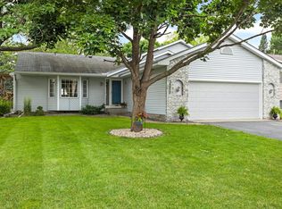 16453 Godson Dr, Lakeville, MN 55044