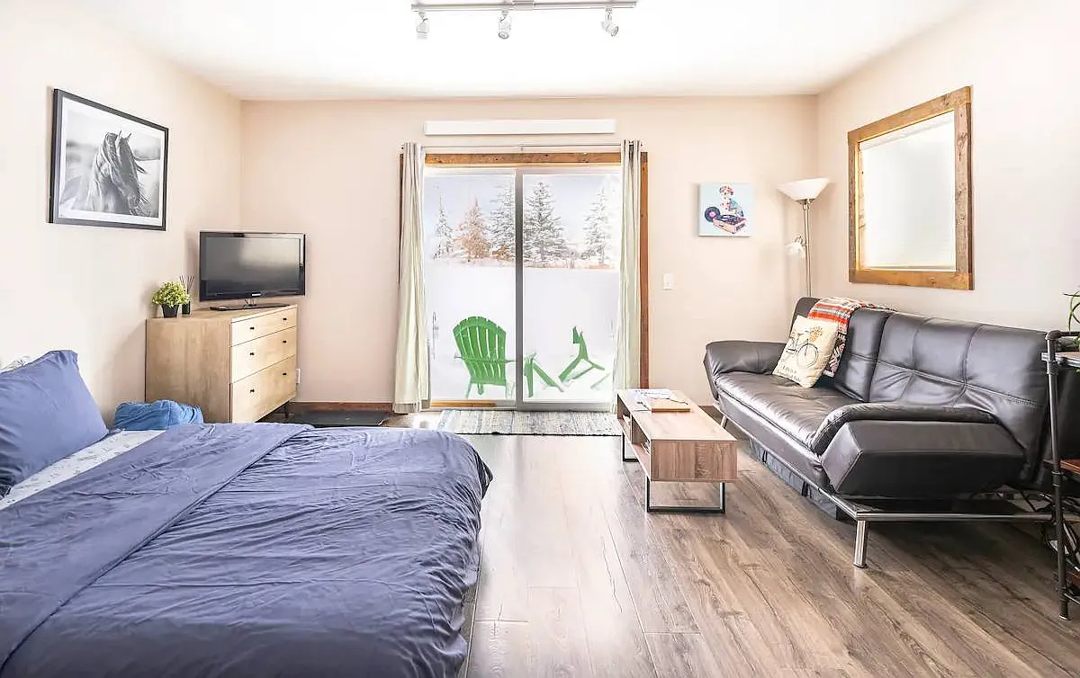 160 Hemlock St — Photo 3