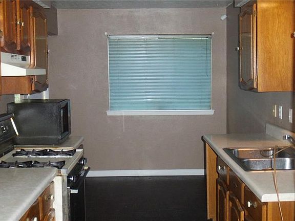 5th image of 4605 Wisteria St