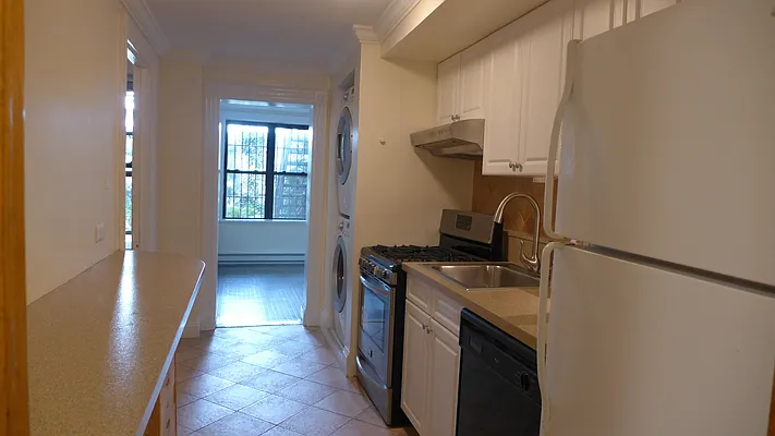 Rented by Garfield Realty  | media 8