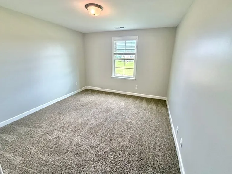 370 Azalea Dr — Photo 9