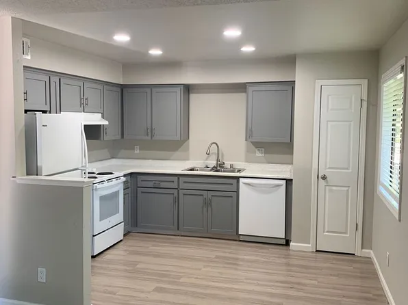 Dry Creek Apartments