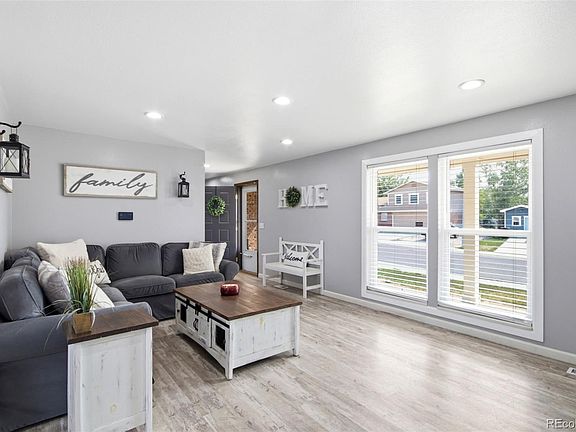 5th image of 7669 S Holland Way