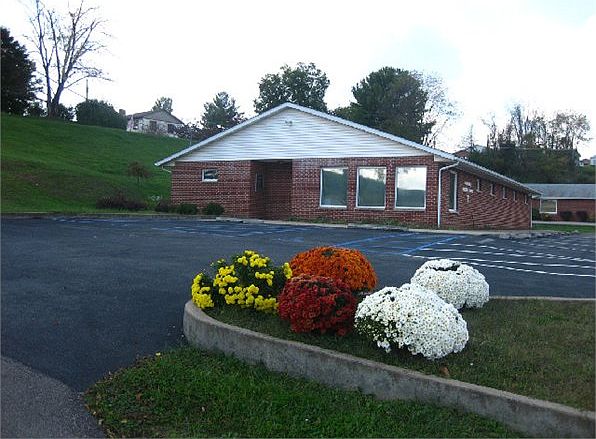 1st image of 347 Floral Dr