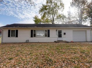 2530 Queen Ridge Dr, Independence, MO 64055