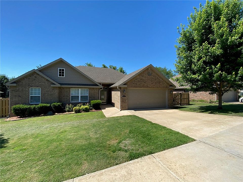 1st image of 3351 Ika Ln