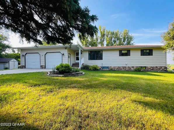 131 Searns Ave, Aneta, ND 58212