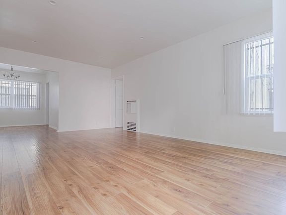 2nd image of 2019 S Sherbourne Dr #2019.5