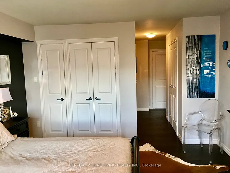 256 Jarvis St #15D — Photo 10