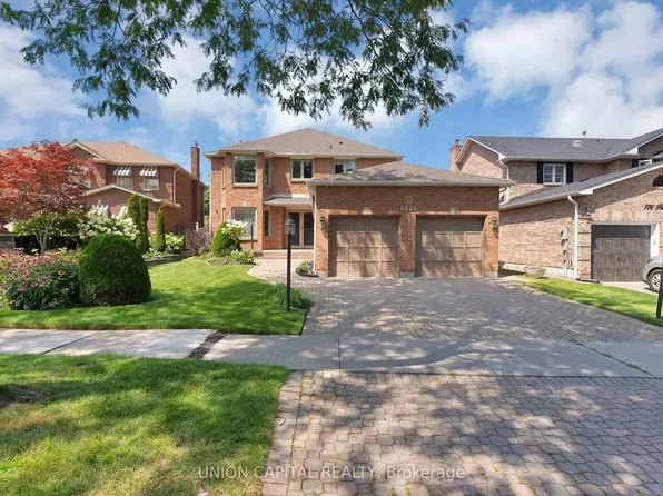 772 Pebble Ct, Pickering, ON L1V 3P3
