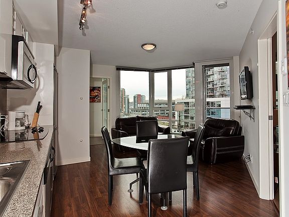 4th image of 788 Hamilton St #1706