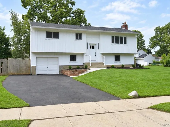 41 Bethany Drive, Commack, NY 11725
