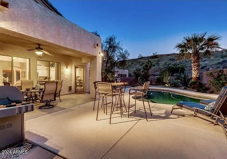 4 bed, 2.5 bath, 3000 sqft, $4,900 — Photo 1