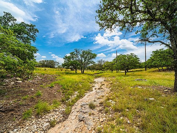 3rd image of 230 Blue Oak Trl