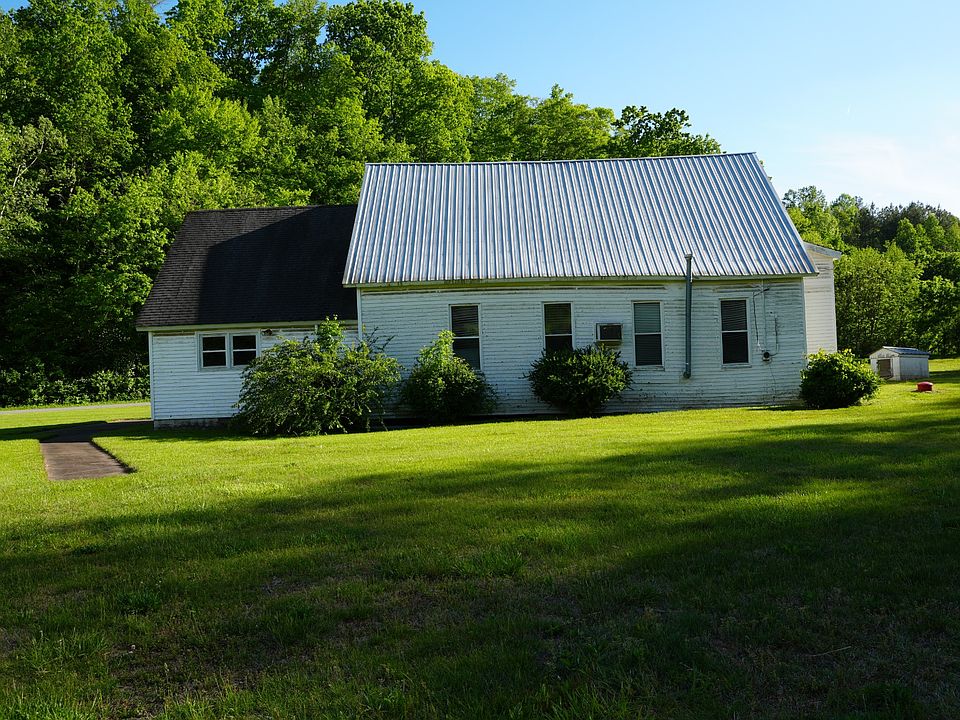 10th image of 470 Pleasant Valley Rd