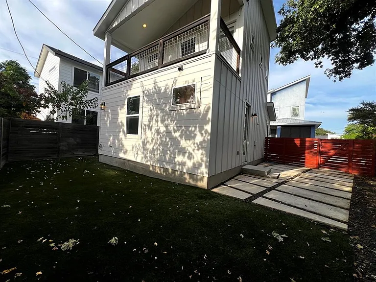 1404 Marcus Pl #2 — Photo 32