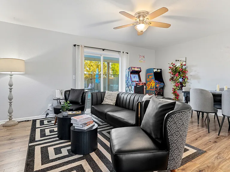 7326 E Taylor St — Photo 15