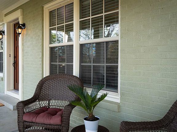 5th image of 810 Karolina St