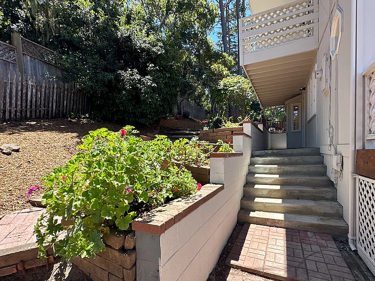 642 Toyon Dr — Photo 38