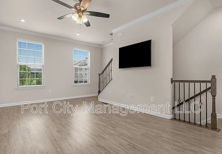133 S Macon St — Photo 6