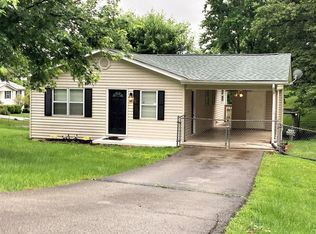 201 12th St N, La Follette, TN 37766