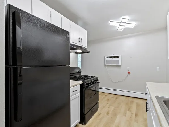 The Courts Apartment Homes