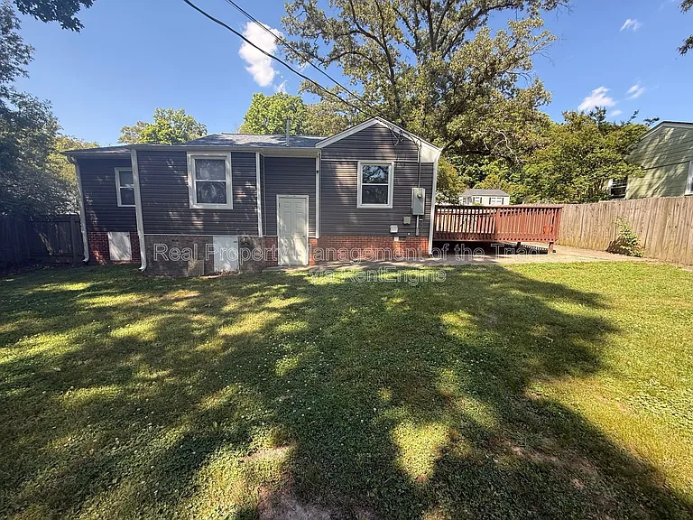 2817 Shady Lawn Dr — Photo 18