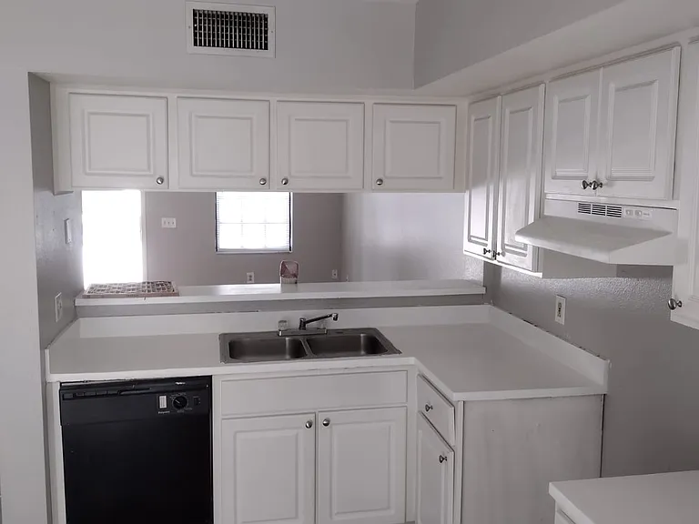 Garden Place Apartments — Photo 4
