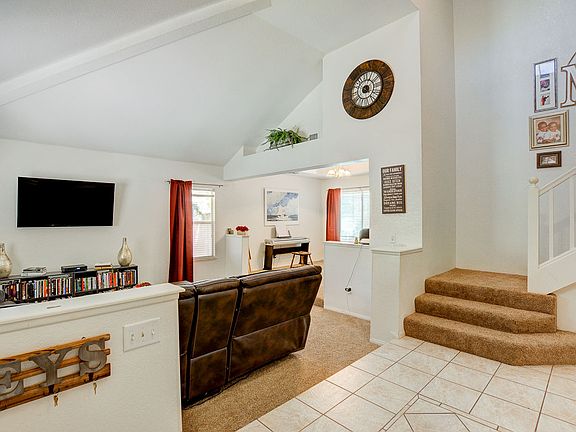4th image of 546 Aldbury Dr
