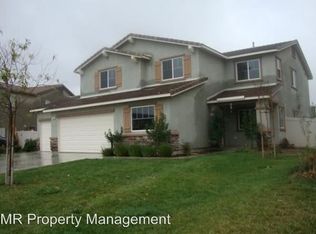 865 Navarra Ln, Perris, CA 92571