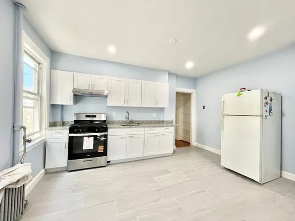 300 Summit Ave #1, Brighton, MA 02135
