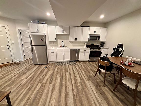 3rd image of 4211 N Damen Ave #G