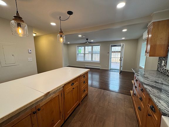 4th image of 31 Buttonwood Rd #1